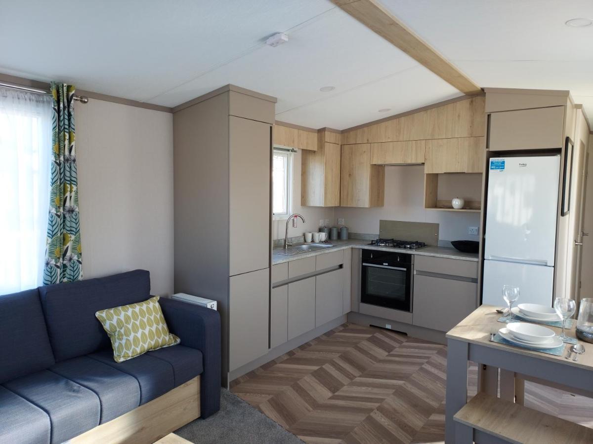 Hoburne Bashley Self-Catering Holiday Home New Milton Exterior photo