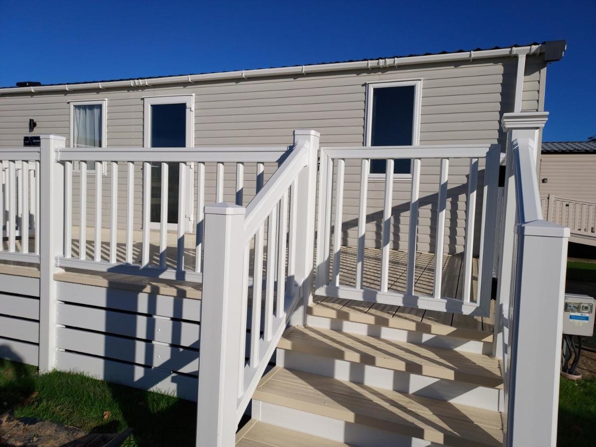 Hoburne Bashley Self-Catering Holiday Home New Milton Exterior photo